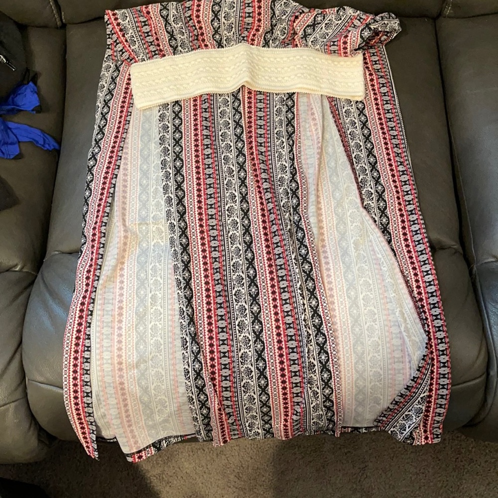 Skirt NWT long with split